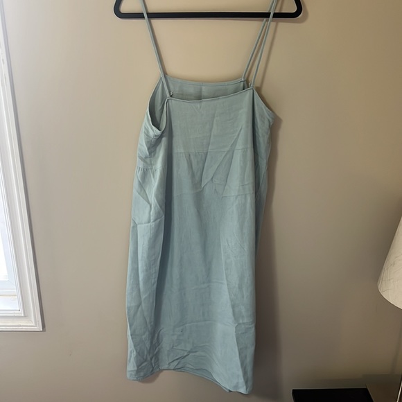 Beautiful linen blend midi dress with pockets! - Picture 2 of 2